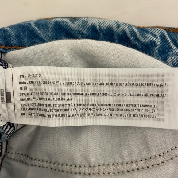 Abercrombie The Loose High Rise Jean - Picture 6 of 11